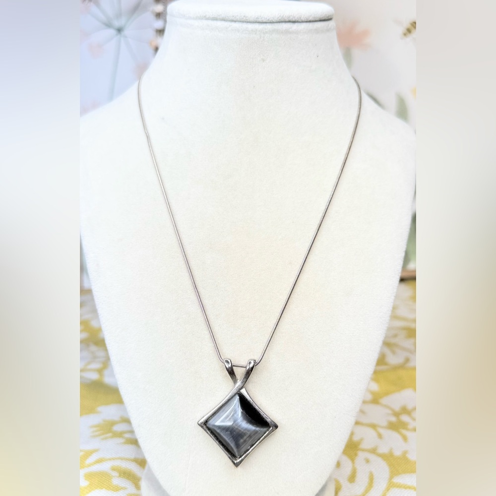NYCO Silver Tone Necklace Gray Cat’s Eye Pendant Diamond Shape Vintage 18”